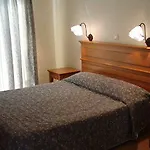 Rhodes 2*