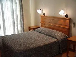 Rhodes 2*