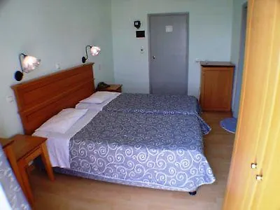 Готель Rhodes 2*