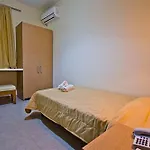 Rhodes 2*
